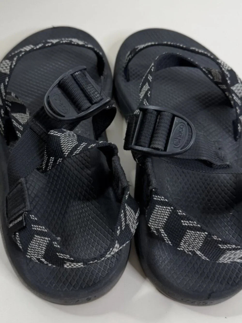 Chaco Z1 Classic Men's Sz 9 Sport Sandals Hiking Adjustable Black EUC